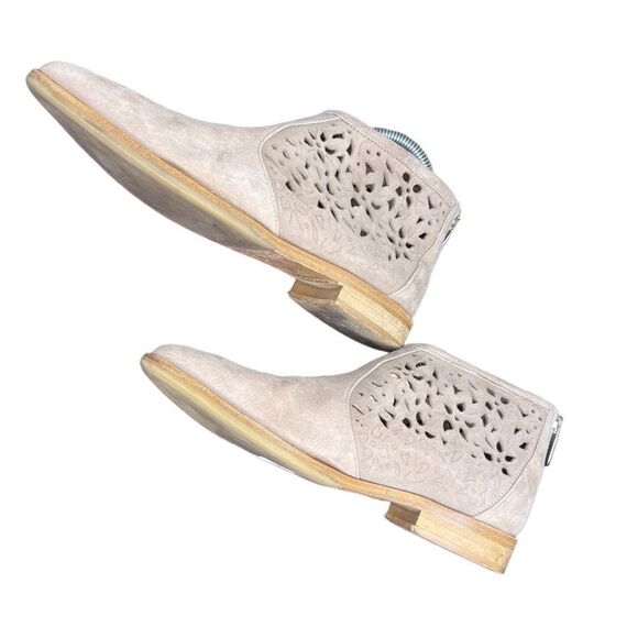 ITALEAU Women's Perla Suede Eyelet Detail Ankle Bootie HandMade in Italy Size 36 - Picture 4 of 9